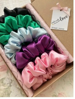 Silk Scrunchies (Pack of 4) Multicolors.